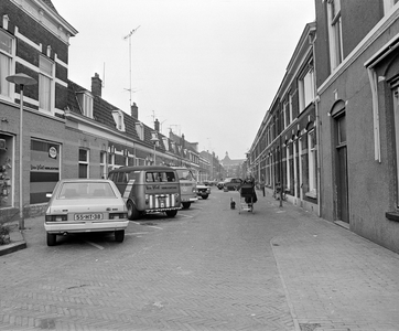 858901 Gezicht in de Lombokstraat te Utrecht.
